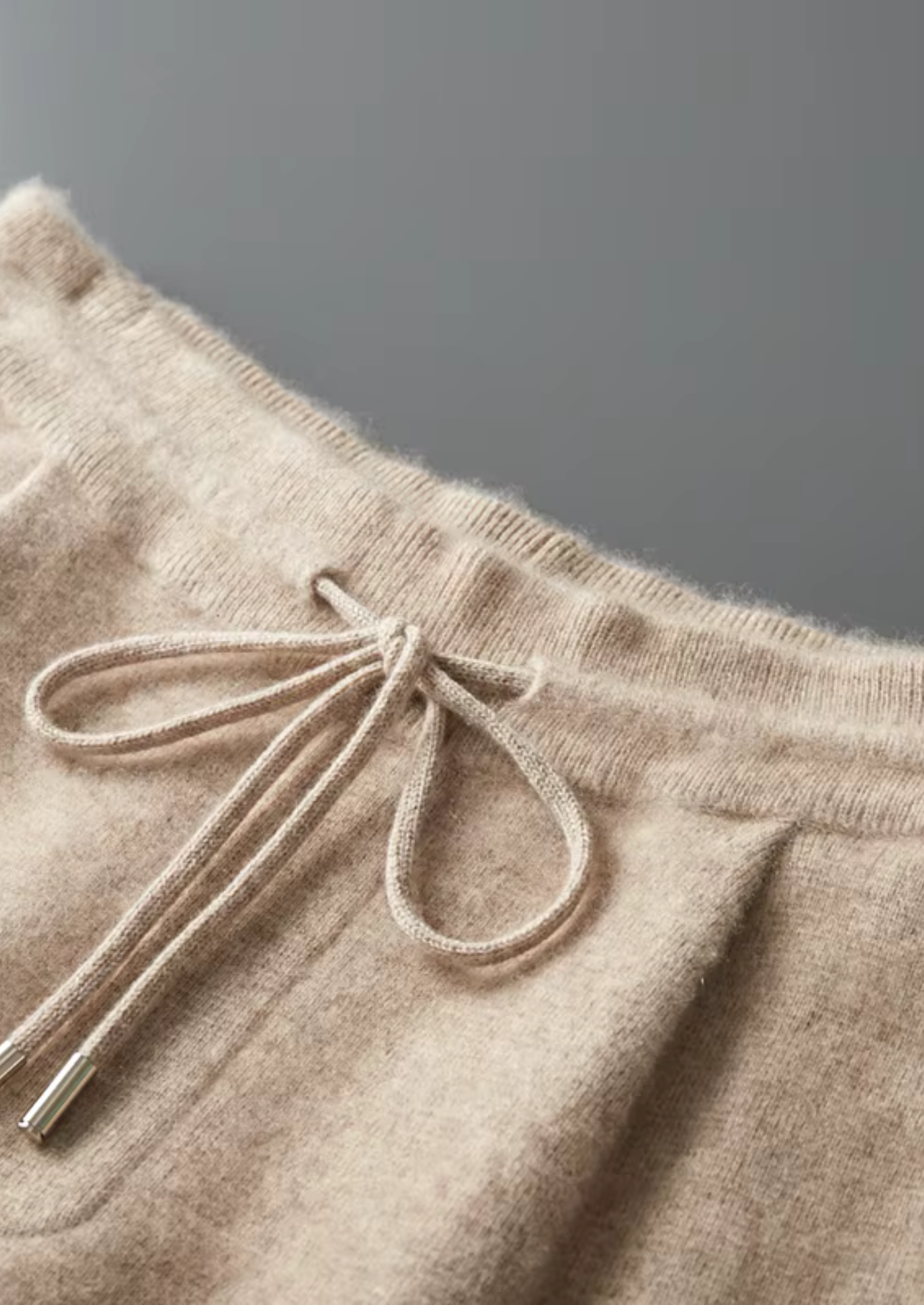PREMIUM CASHMERE PLEATED TROUSERS