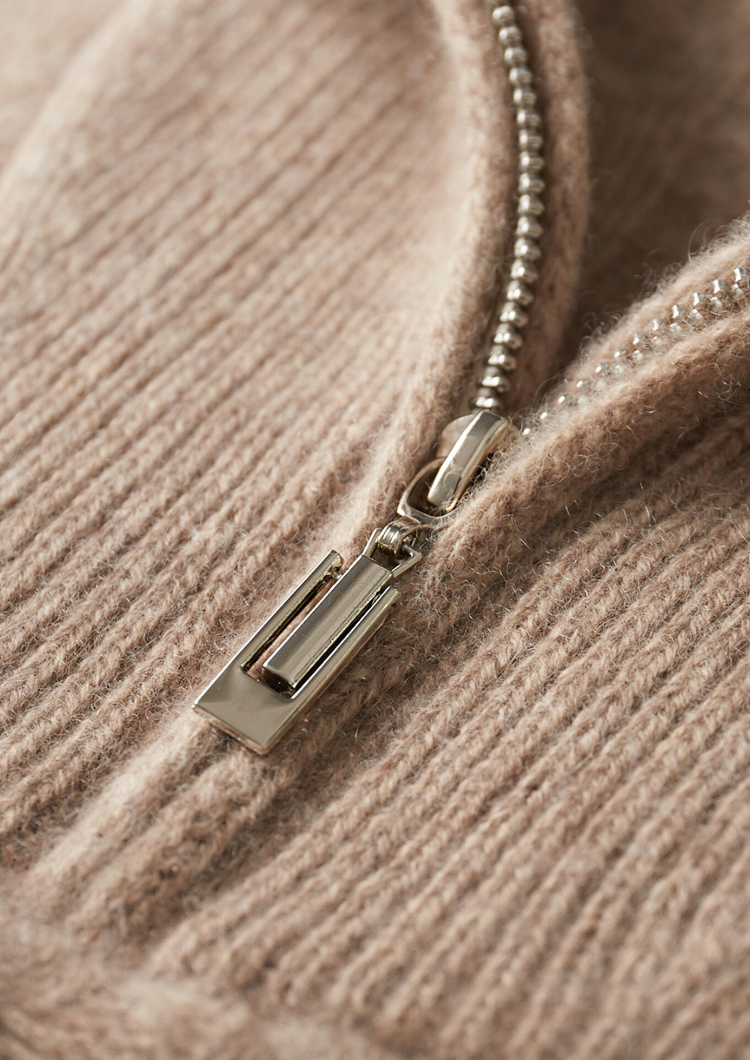 PURE CASHMERE CABLE HALF ZIP SWEATER