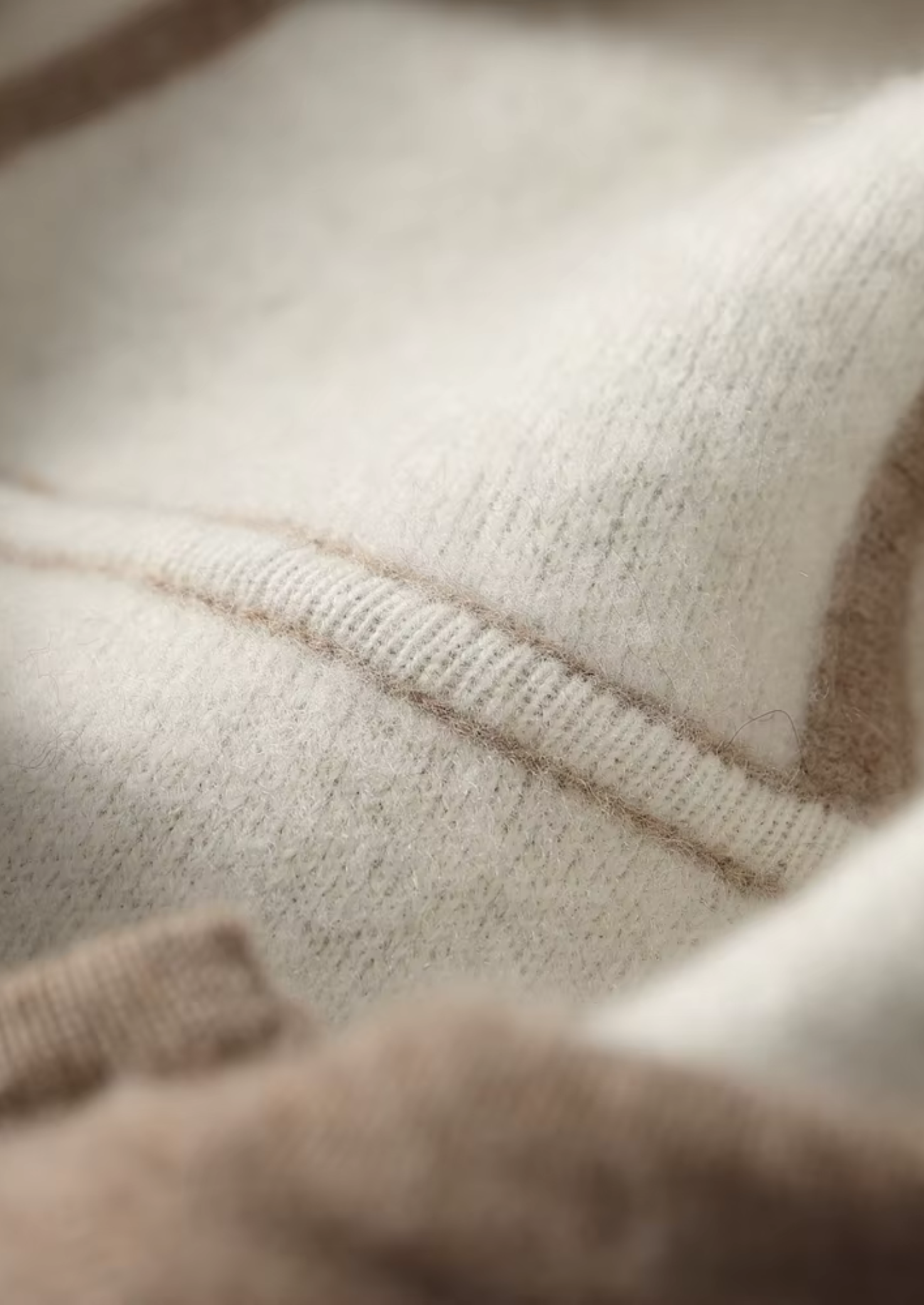 PREMIUM CASHMERE TWO TONE ZIPPER HOODIE